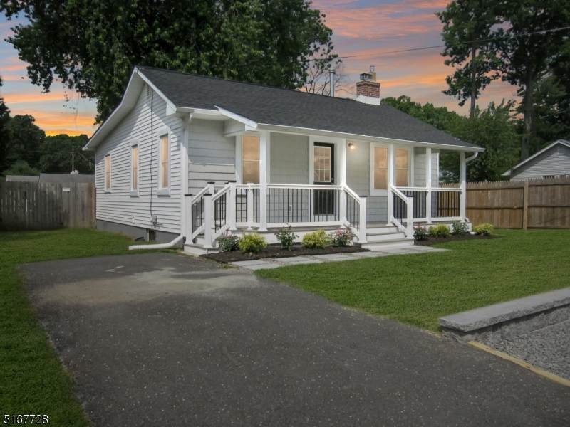 1675 W Princeton Ave - Photo 1