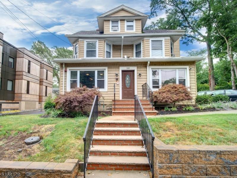 108 Baker St - Photo 1