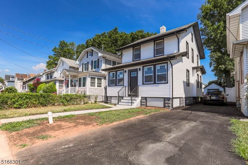 837 Gibbons Ct - Photo 1