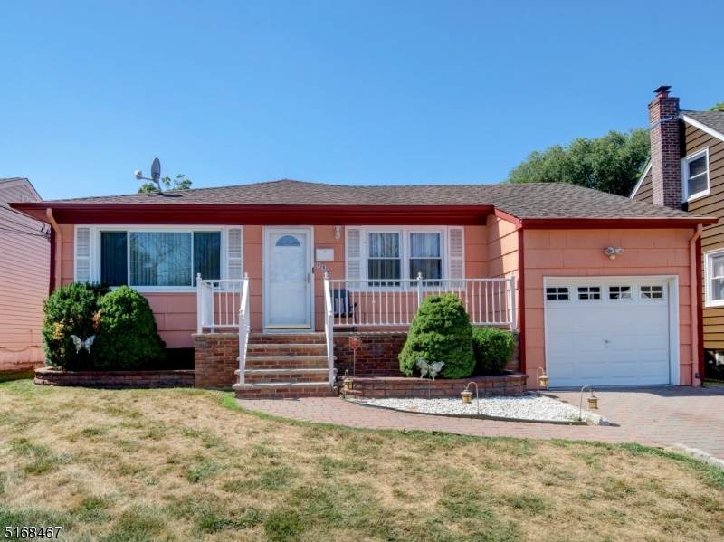 952 Potter Ave - Photo 1
