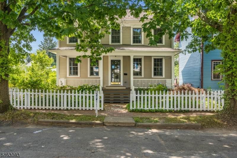 12 7Th St - Photo 1