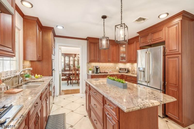 5 Regina Ct - Photo 1