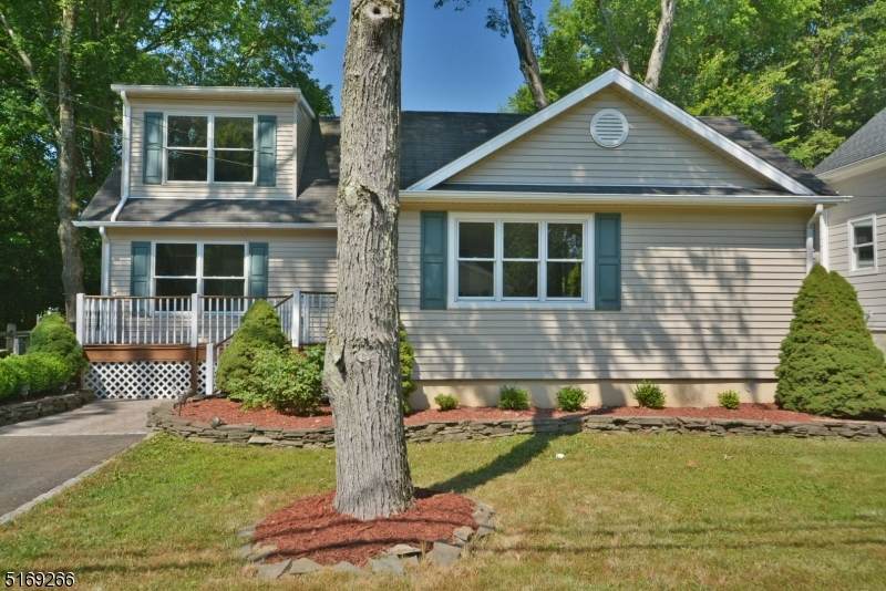 15 Fairfield Ave - Photo 1