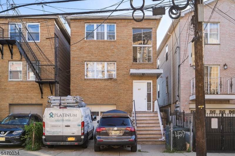 427 5Th St - Photo 1