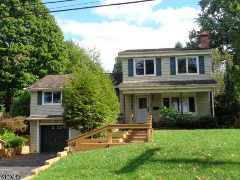 714 Franklin St - Photo 1