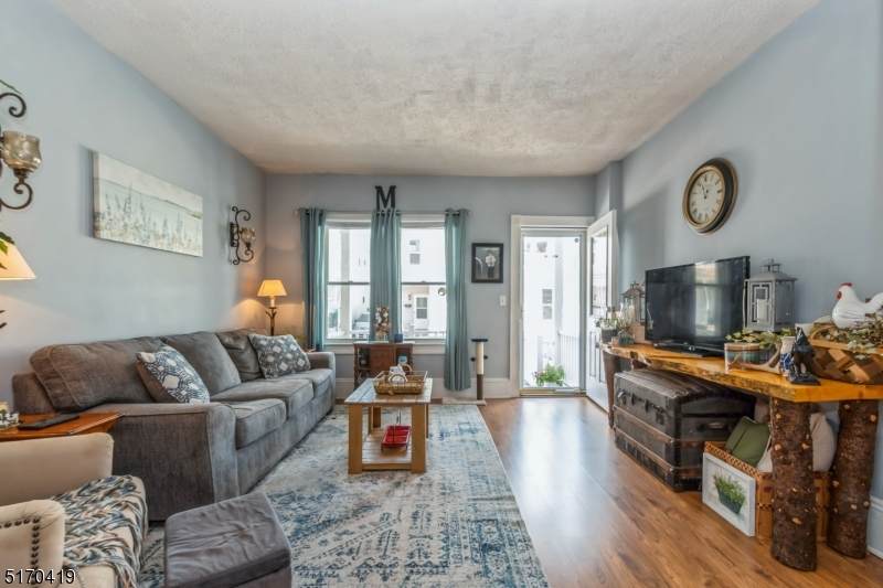 86 Summit Ave - Photo 1