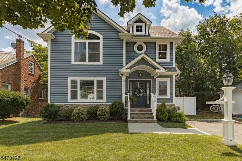 410 Sycamore Avenue - Photo 1