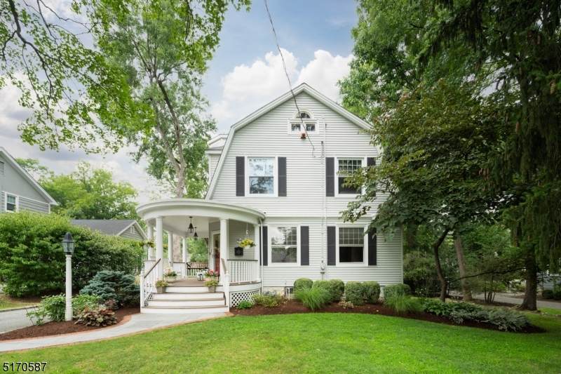23 Elmwood Ave - Photo 1