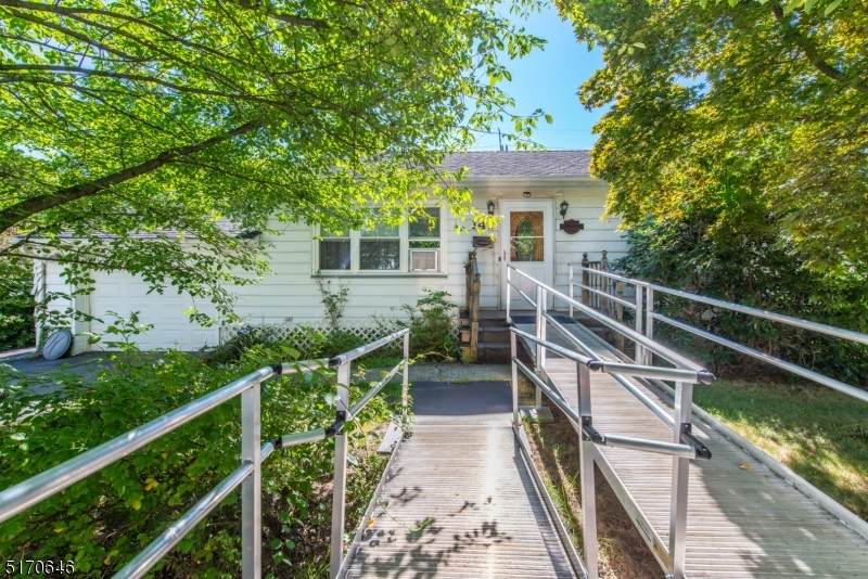 141 Greenwood Ave - Photo 1