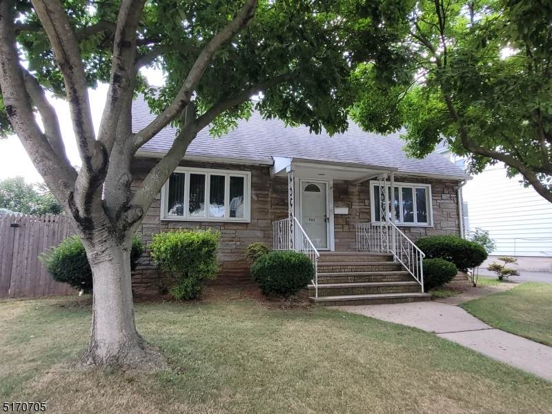 905 Washington Ave - Photo 1