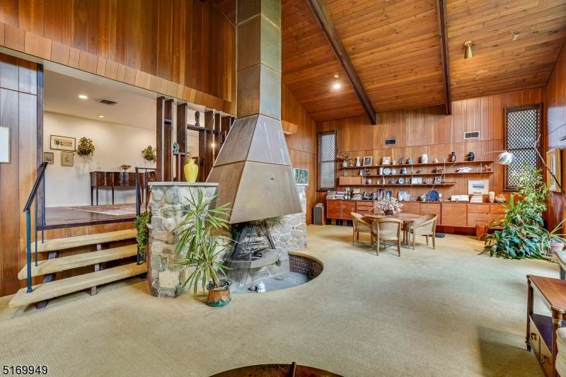 19 Spring Hill Dr - Photo 1