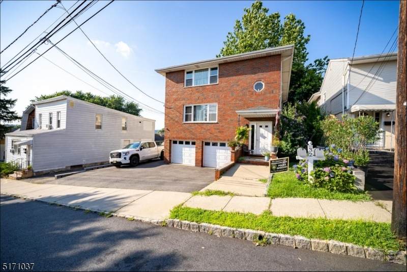 32 Cedarhurst - Photo 1