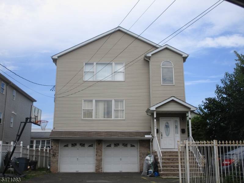 258 E 17Th St - Photo 1