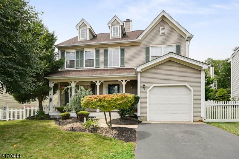 32 Stanford Dr - Photo 1