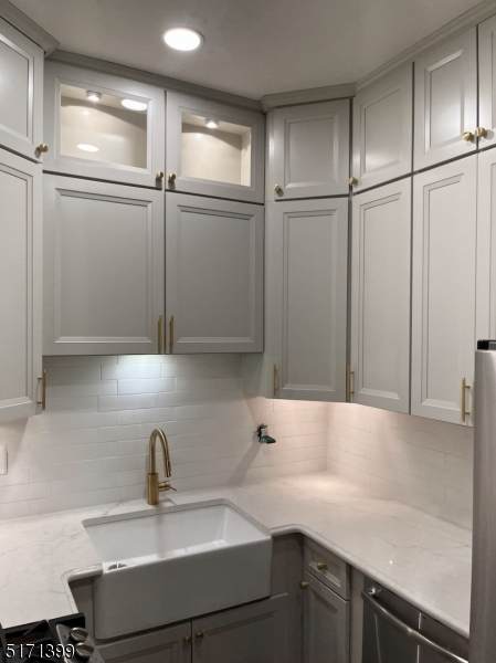 1110 Clinton St Unit 5 - Photo 1
