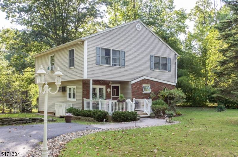 182 Park Ln - Photo 1