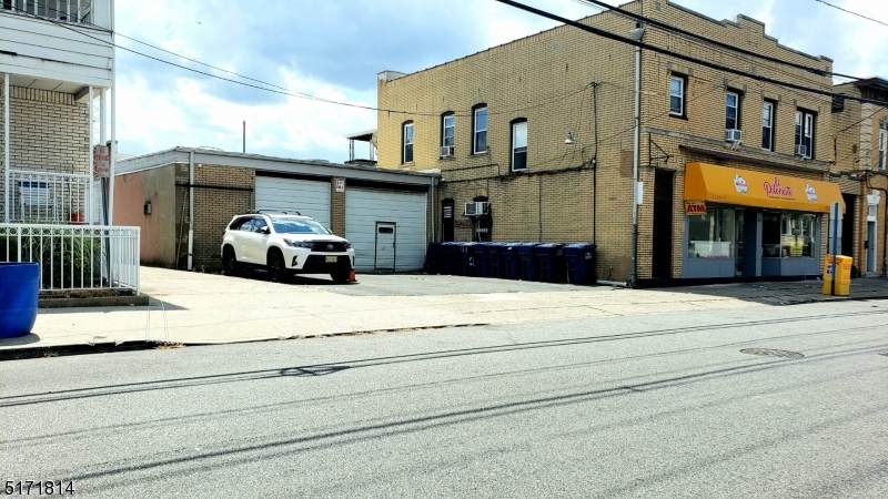 75 Lodi St - Photo 1