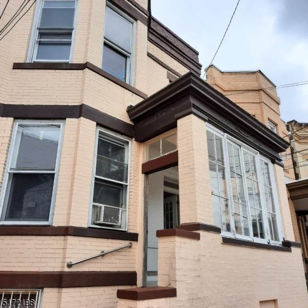 243 46Th St - Photo 1