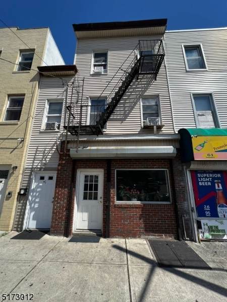 59 Pennsylvania Ave - Photo 1