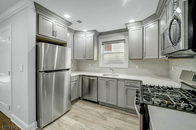 146 N 15th St - Photo 1