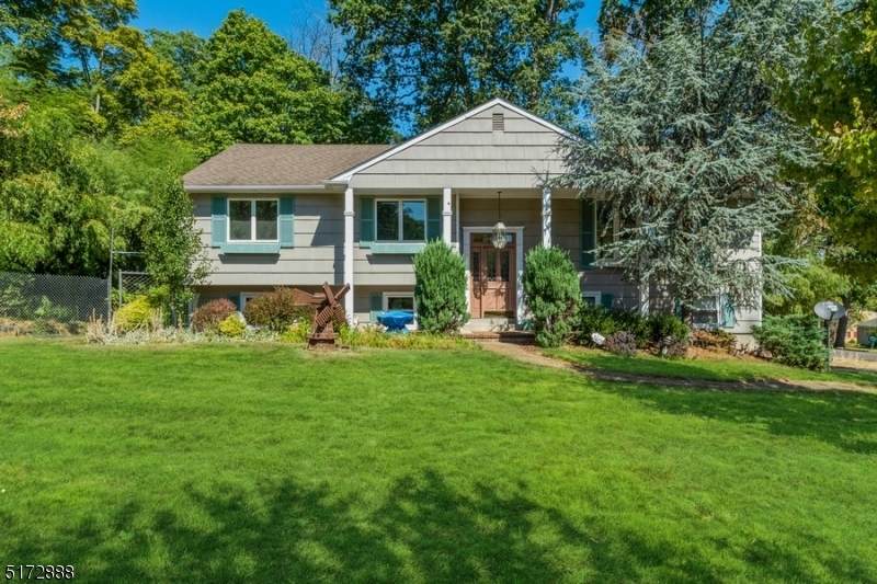 1401 Croyden Rd - Photo 1