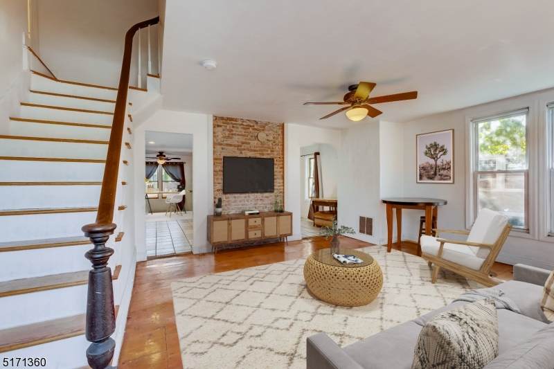 105 Main St - Photo 1