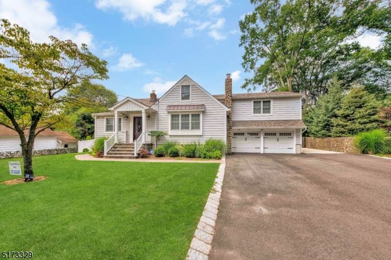 350 Smith Pl - Photo 1