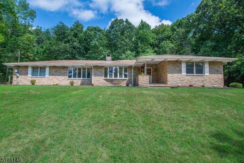 195 Hurd St - Photo 1