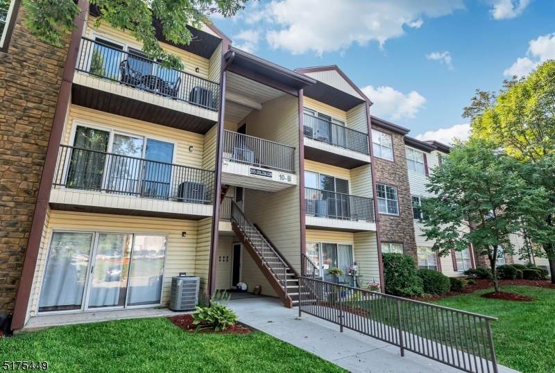 208 Robertson Way - Photo 1