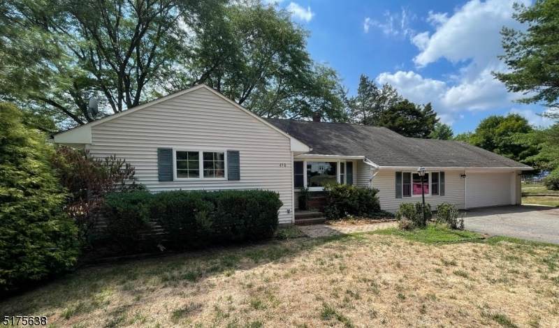 450 Whiton Rd - Photo 1