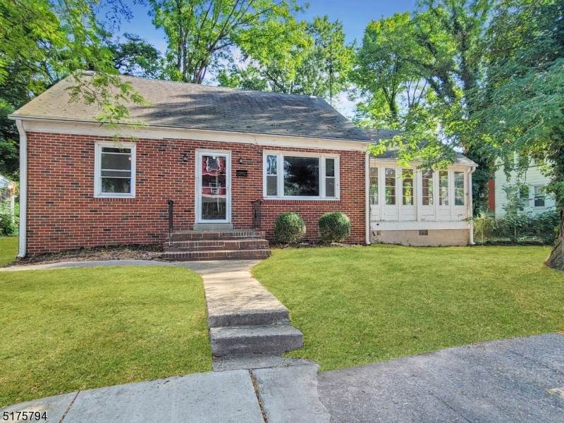 222 Columbia Ave - Photo 1