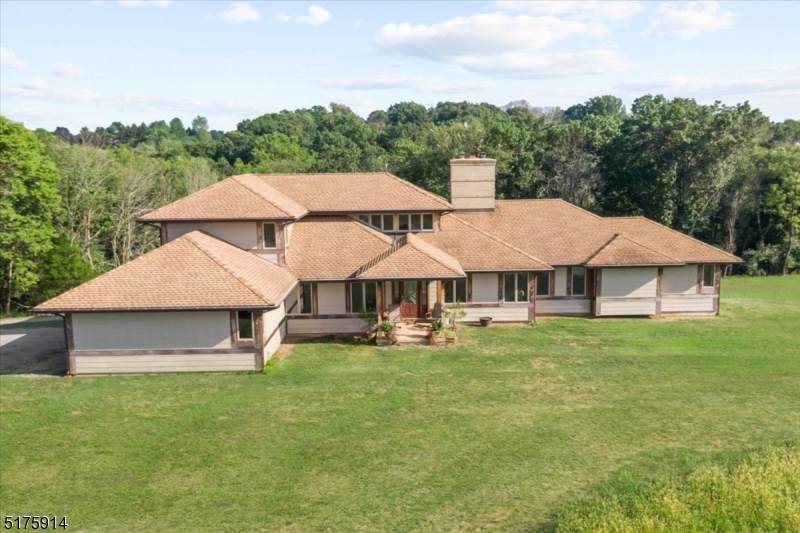 68 Pond Ln - Photo 1
