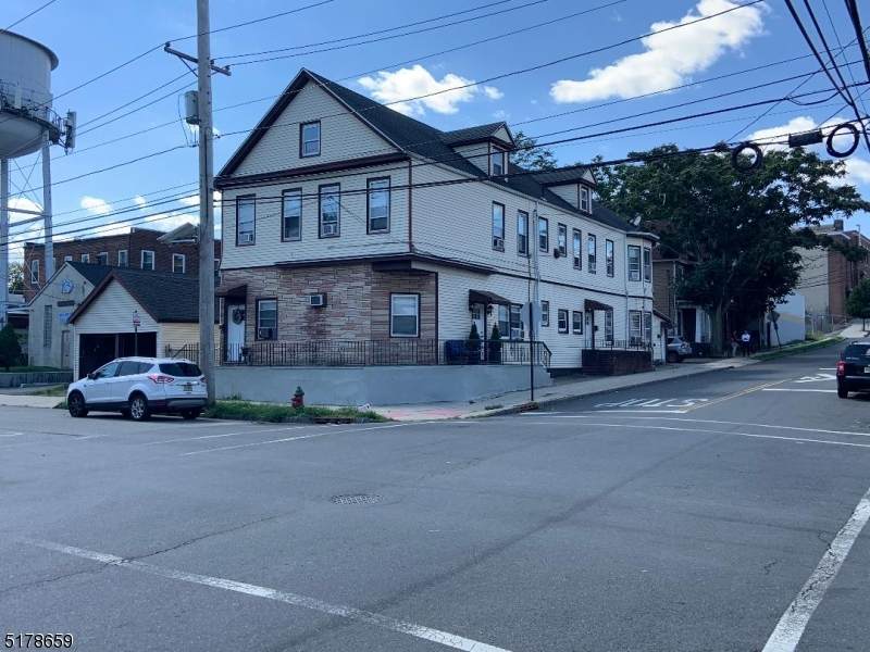 275 Cortlandt St - Photo 1