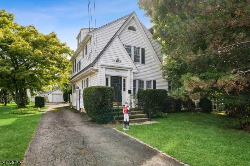 104 W Hanover Ave - Photo 1