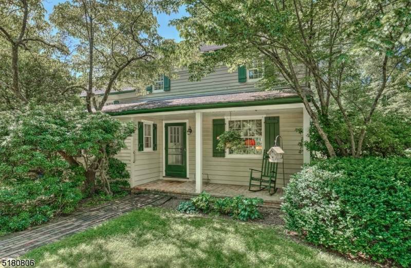 160 Somerville Rd - Photo 1