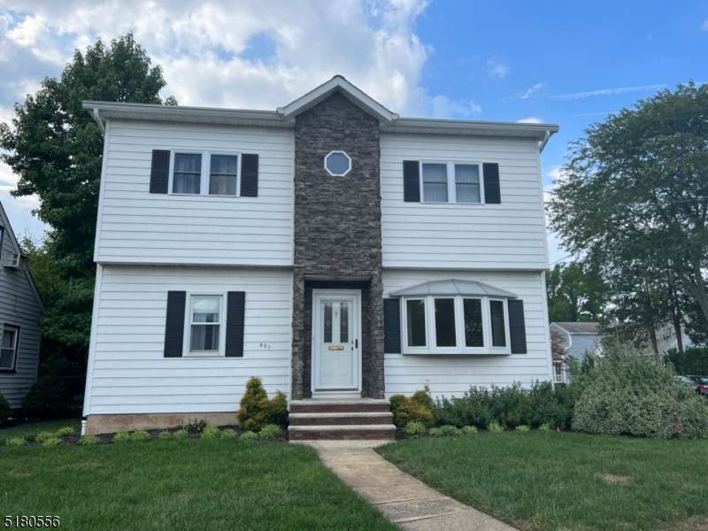 407 Denman Rd - Photo 1