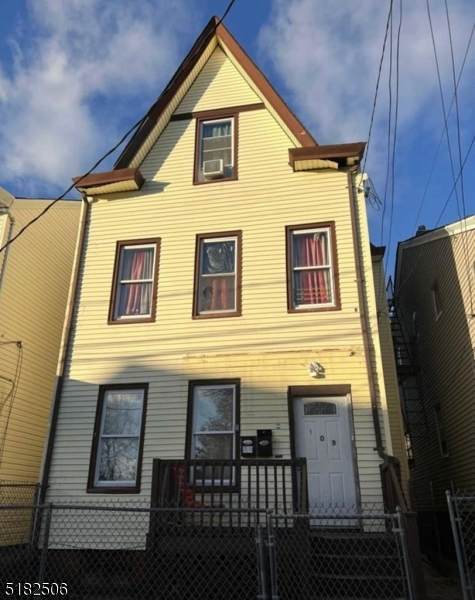 109 Warren St - Photo 1