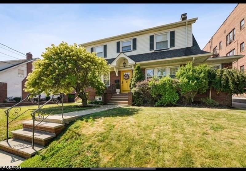 329 Park Ave - Photo 1