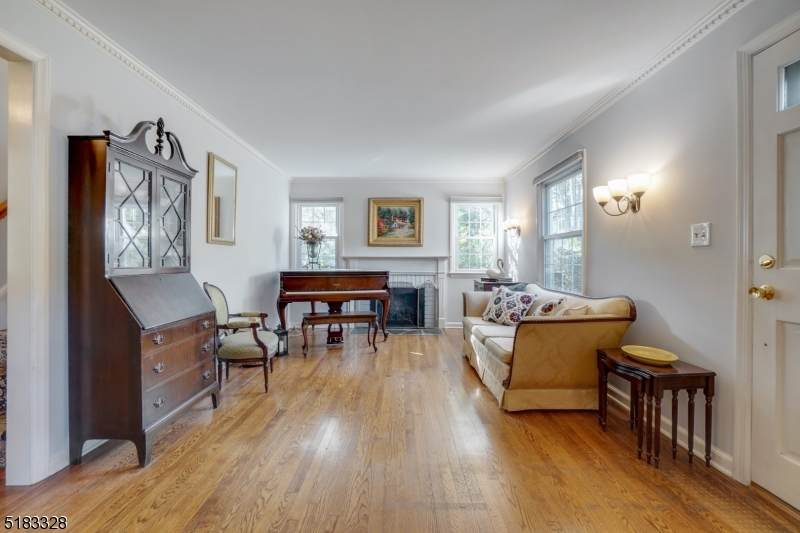 71 West End Ave - Photo 1