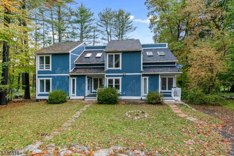 116 Hemlock - Photo 1
