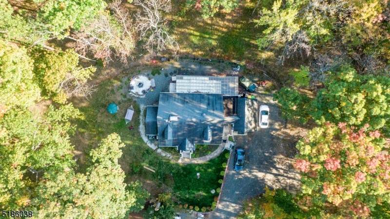 40 Oakwood Rd - Photo 1