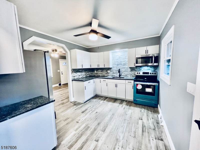 1 Hickory Rd - Photo 1