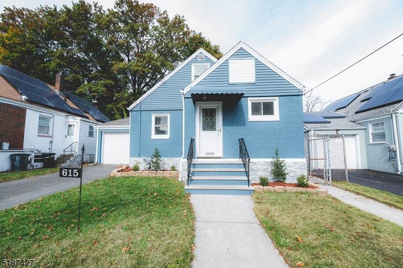 615 Buchanan St - Photo 1
