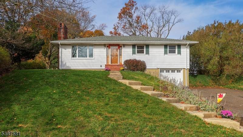 17 Nassau Ct - Photo 1