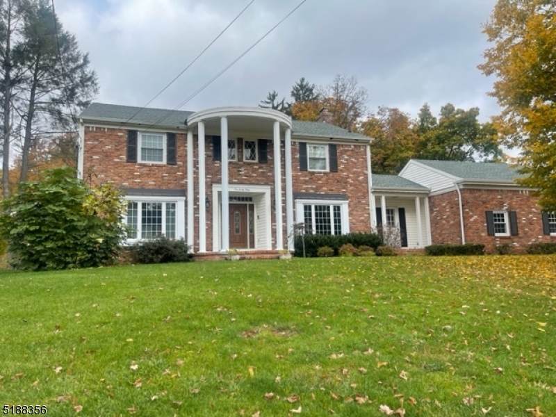 1063 Midwood Dr - Photo 1