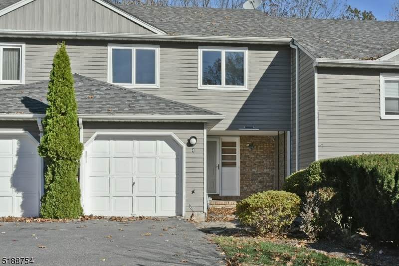 4 Stockton Ct - Photo 1