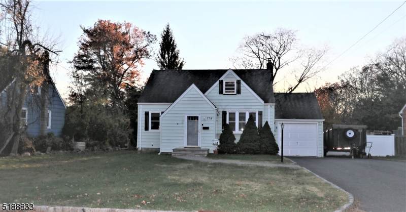 228 E Mcclellan Ave - Photo 1