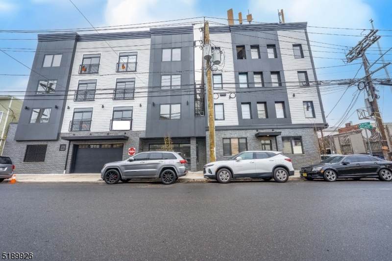 317 Jefferson St - Photo 1