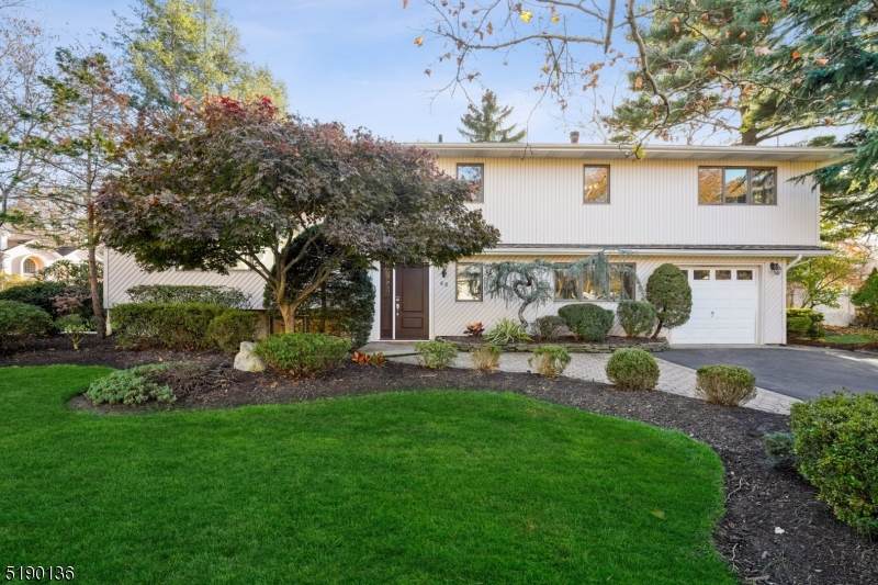 42 Laurel Dr - Photo 1