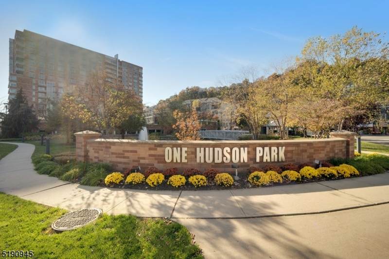 301 Hudson Park - Photo 1